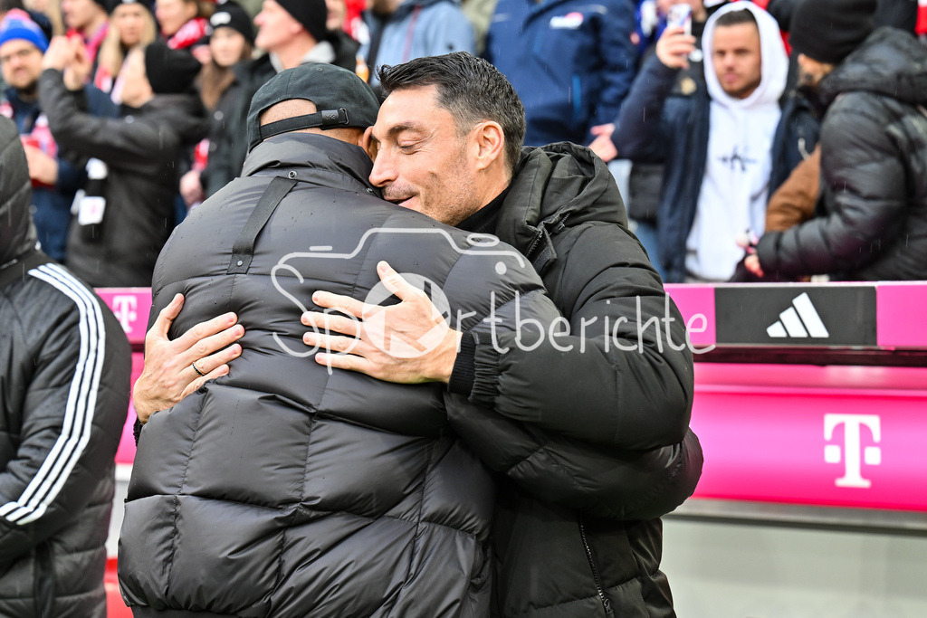 FC Bayern München - Eintracht Frankfurt | MUNICH, GERMANY - 21. FEBRUARY: im Bild Albert RIERA Trainer Eintracht Frankfurt und Vincent KOMPANY Trainer FC Bayern München vor dem Bundesligamatch zwischen dem FC Bayern München und der SG Eintracht Frankfurt am 23. Spieltag in der Allianz Arena / DFL REGULATIONS PROHIBIT ANY USE OF PHOTOGRAPHS AS IMAGE SEQUENCES AND/OR QUASI-VIDEO