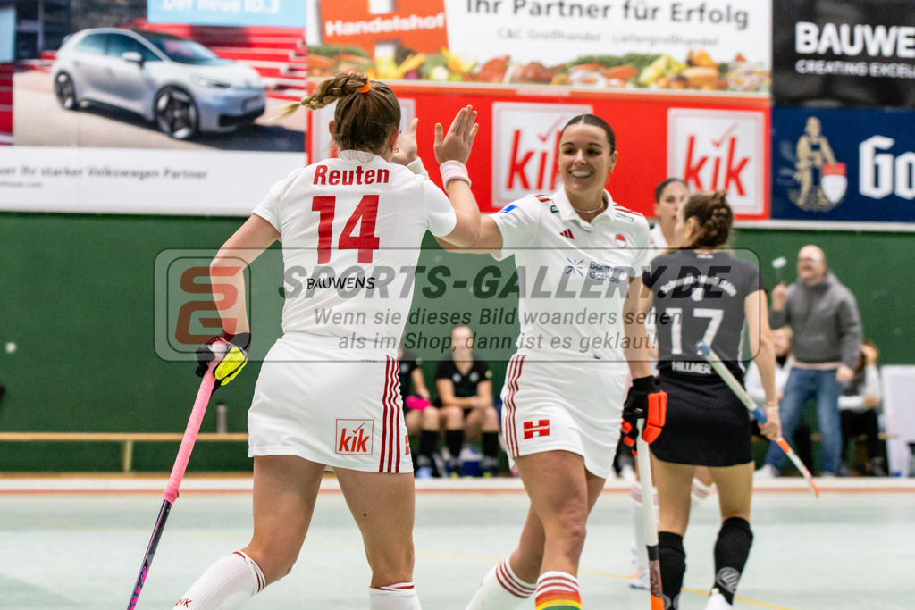 SFE_20250112_0029 | Köln, Deutschland, 12.01.2025:  ßHockey 1. Bundesliga Damen Rot-Weiss Köln - Schwarz-Weiß Köln im KTHC Stadion Rot-Weiss Köln Tennis and Hockey Club am 12.01.2025 in Köln, Deutschland. (Foto von Stephan Fehrmann)Köln, Germany, 12.01.2025: ßHockey 1. Bundesliga Damen Rot-Weiss Köln - Schwarz-Weiß Köln in KTHC Stadion Rot-Weiss Köln Tennis and Hockey Club at 12.01.2025 in Köln, Deutschland. (Foto from Stephan Fehrmann)