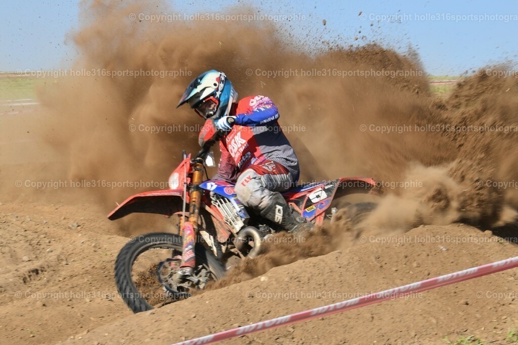 DSC_0373 | Sportfotografie , Motorsport, Motoross, Reitsport, Mointainbike, Enduro,
Landschaft , Outdoor, Eventfotografie, Landschaft, Bilder online bestellen - Realisiert mit Pictrs.com