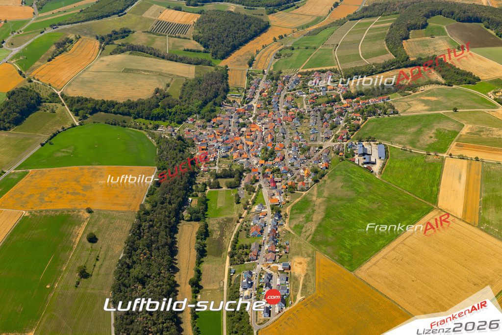 Das Luftbild zeigt : Tiefenthal Erlenbach bei Marktheidenfeld - Die Luftaufnahme wurde 2023 vom UL-Flugzeug aus erstellt ( keine Drohne ) - Hochauflösende Luftaufnahme - Für grossformatige Ausdrucke geeignet. Die Geschenkidee !Mit Lizenz und Bildrechte bestellbar