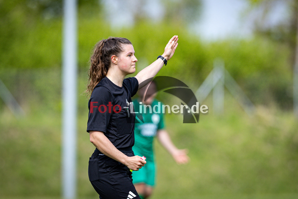 ASV Eglfing gegen SV Haunshofen | Fußball Kreisklasse Herren Oberbayern Zugspitze Gruppe 3 2025/26, ASV Eglfing gegen SV Haunshofen, 20250427,,2025-04-27 in Eglfing (Sportanlage Eglfing), SchiedsrichterinCopyright: WolfgangxLindner www.foto-lindner.de
