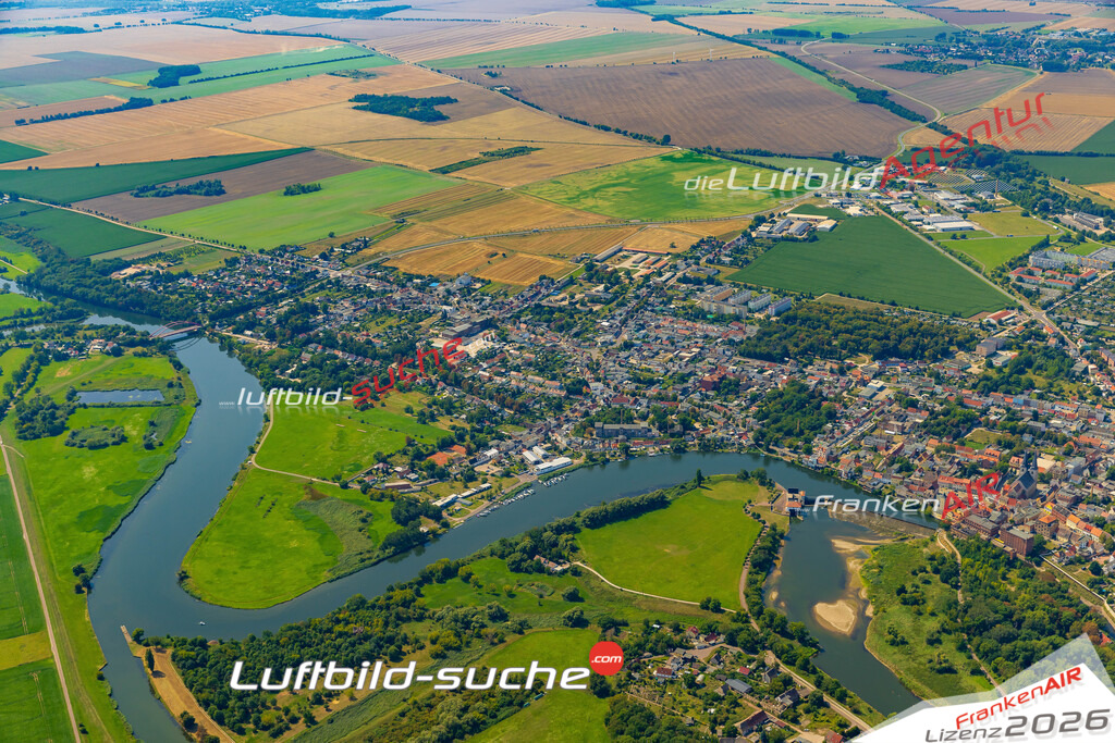 Luftbild Calbe - Die Luftaufnahme wurde 2025 vom UL-Flugzeug heraus erstellt ( keine Drohne ) - Hochauflösende Luftaufnahme - für professionelle Ausdrucke geeignet. Die Geschenkidee !Hier alle&nbsp;Infos zur Lizenzierung der LuftaufnahmeWir fliegen auch dieses Jahr wieder in Ihre Region um Luftbilder zu erstellen.- Luftbild anfragen