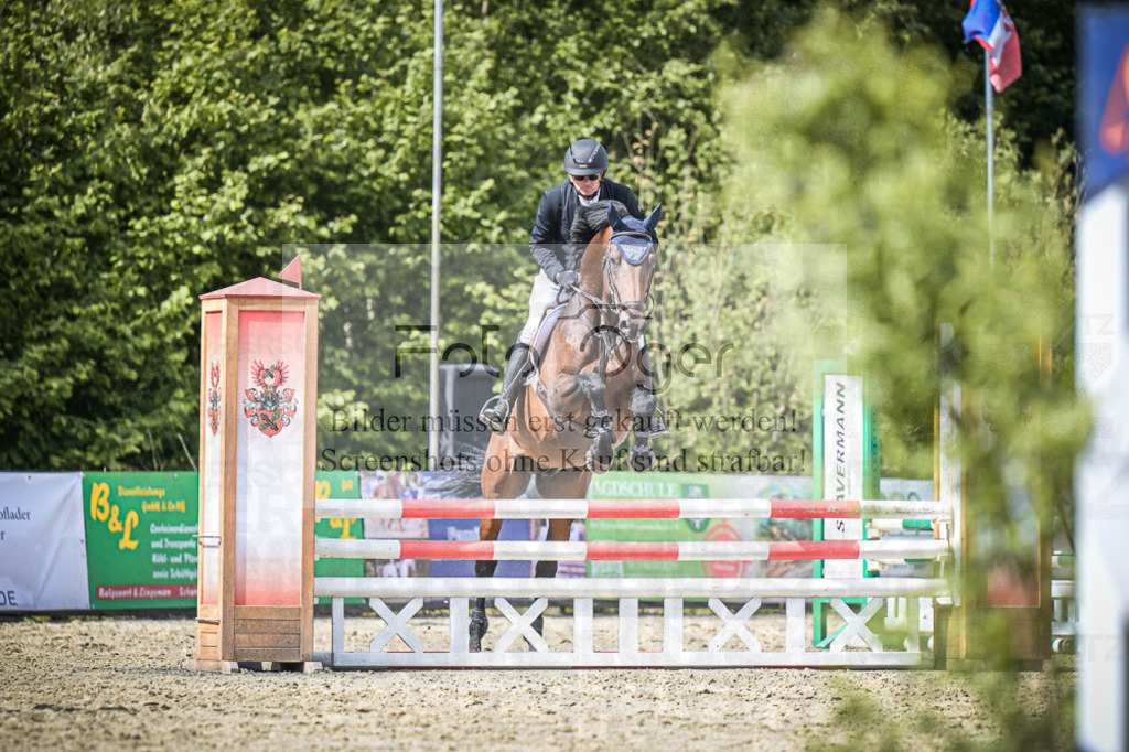 DOS_0012 | Entdecke hochwertige Reitturnierfotos von Foto Oger. Professionell, emotional und authentisch – jetzt Lieblingsmomente im Shop bestellen.Deutschlandweite Turnierfotografie. - Realisiert mit Pictrs.com
