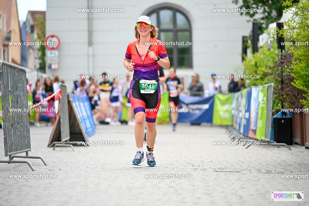 SZI_8198 | Stadttriathlon Erding 2025. #yourpictrs #sportshot_your_pictrs @Sportshotphotography #stadttriathlonerding Copyright: www.sportshot.de