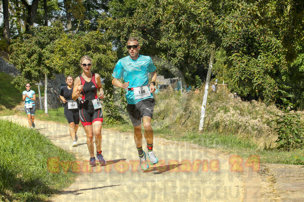 250824_1241_EX1_0237 | Sportfotografie im Rhein-Sieg Kreis, Köln, Bonn, NRW, Rheinland Pfalz, Hessen, etc. Unser Tätigkeitsfeld umfasst den Laufsport vom Volkslauf über den Marathon, Duathlon, Triathon bis zum Ultralauf wie Kölnpfad Ultra oder Schindertrail.