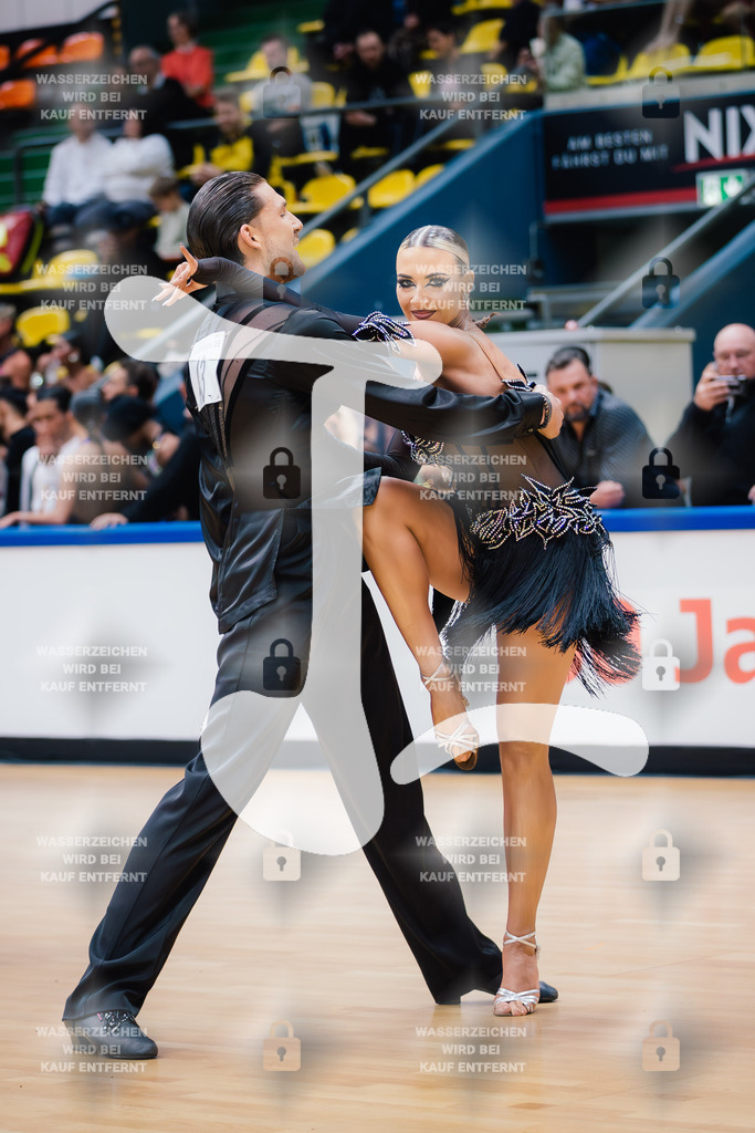 Hessen Tanzt WDSF International Open Latin 11th (43) Justin Lauer _ Rita Schumichin (TSC Saltatio Neustadt im TV 1860 Mußbach)-2025-05-18-3700 | Webshop for digital downloads and prints of dance sport, event & show photographer Julian Link - Realisiert mit Pictrs.com