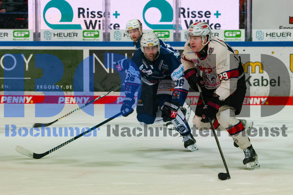 SES_ISENUR20250128-35 | bond - Realisiert mit Pictrs.com