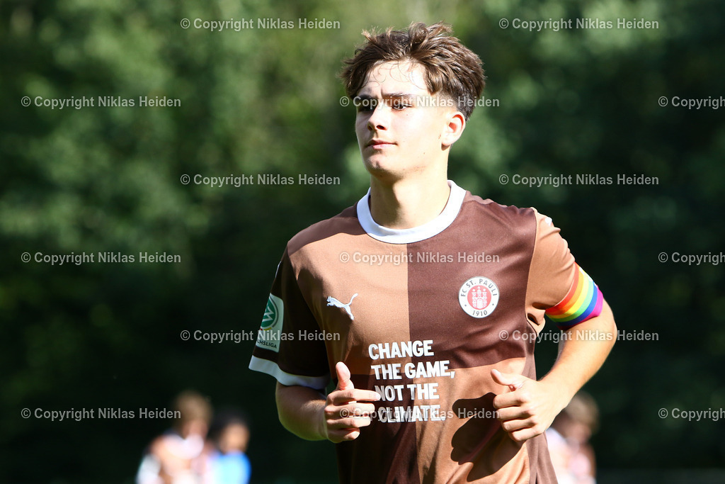 NH_HolsteinKielU19_FCStPauliU19_U19DFBNachwuchsliga_29092024 | #10 Tom Leon Politz (FC St. Pauli U19)Fußball I Junioren I U19 DFB-Nachwuchsliga I Saison 2024-2025 I Vorrunde, Gruppe B, 8. Spieltag I Holstein Kiel U19 - FC St. Pauli U19 I 29.09.2024 I Citti-Fußballpark