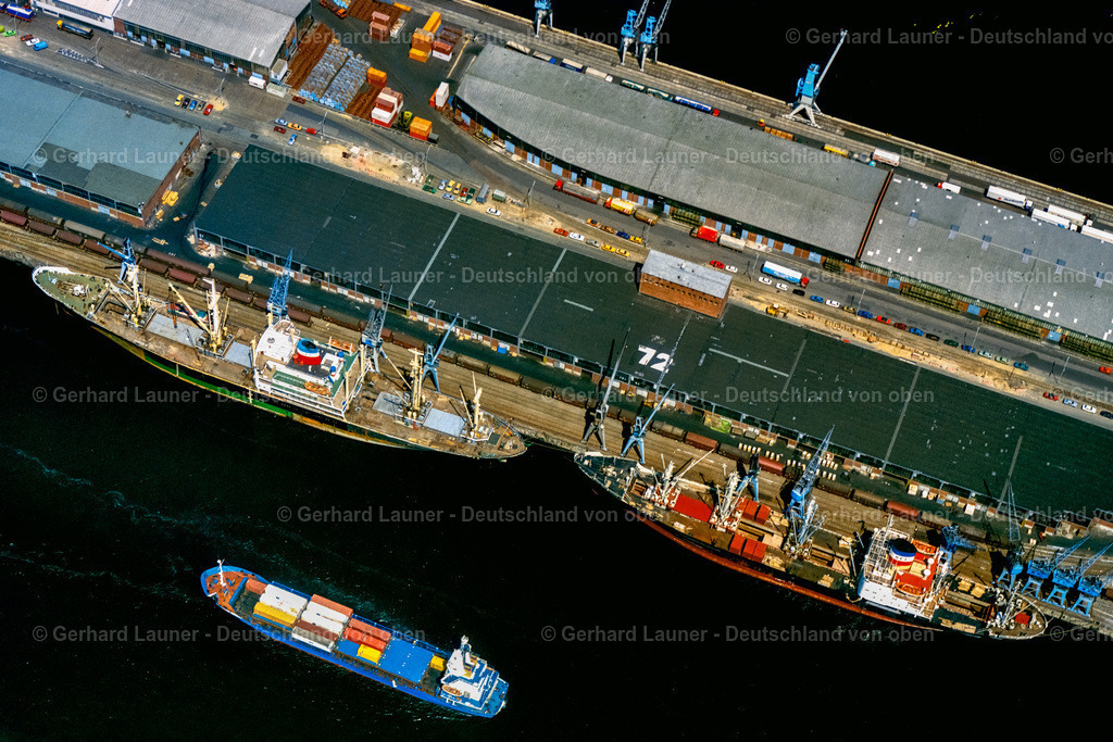 9000380 | Frachter im Hamburger Hafen, Freie und Hansestadt Hamburg 1983