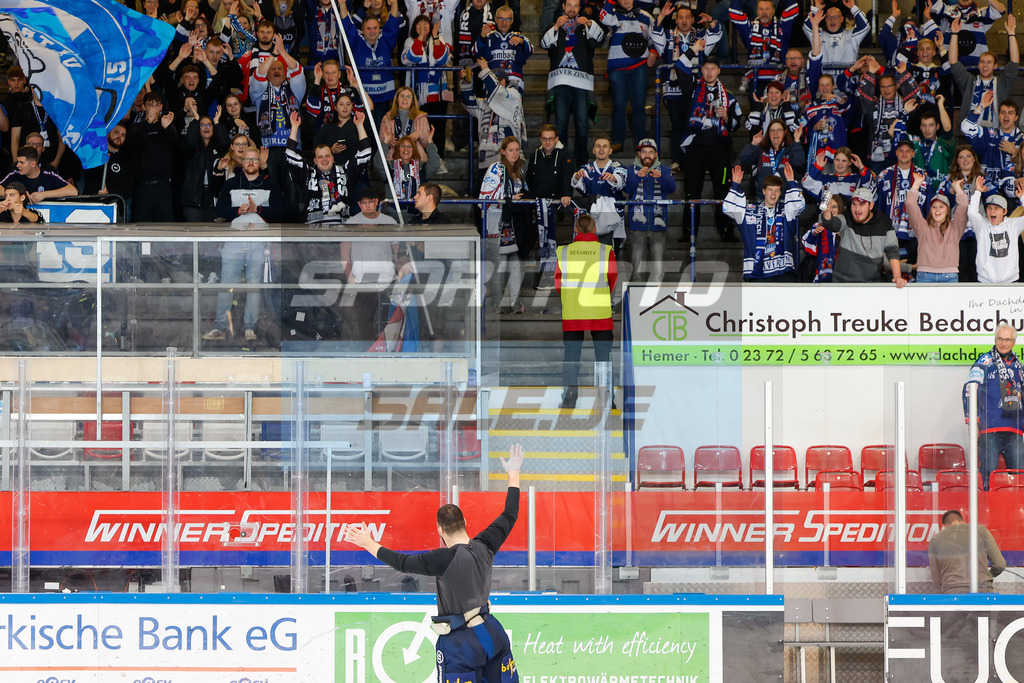 Iserlohn Roosters - Loewen Frankfurt | Kaspars Daugavins
DEL: Iserlohn Roosters - Loewen Frankfurt - Realisiert mit Pictrs.com