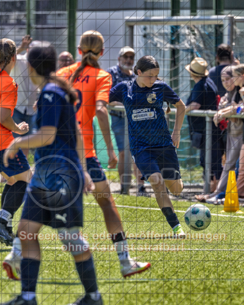 20250622_143119_0312-Bearbeitet | #,ASV Eislingen (blau) vs. Tura Untermünkheim (orange), Fussball, Aufstiegsspiel in B-Juniorinnen-VS Nord Runde 2 - WfV, Saison 2024/2025, Kunstrasensportplatz im Ösch, Staufeneckerstraße, 73054 Eislingen, 22.06.2025 - 14:00 Uhr,Foto: PhotoPeet-Sportfotografie/Peter Harich