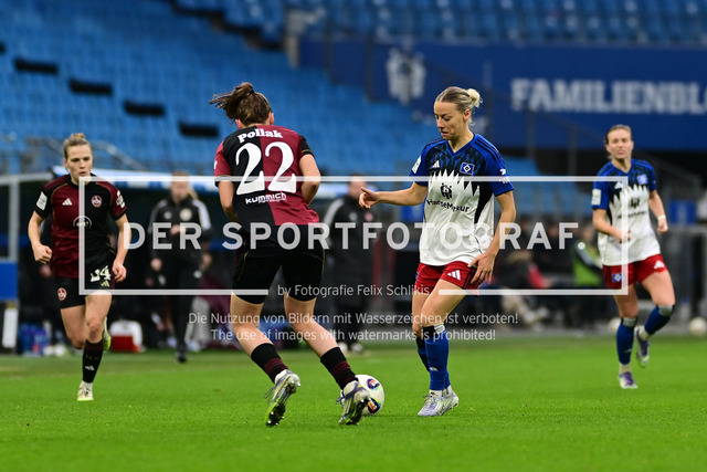 Fußball I Frauen I Saison 2025-2026 I Bundesliga I 10. Spieltag I Hamburger SV - 1. FC Nürnberg I 46813 | Julia Pollak (22, 1. FC Nürnberg) Sophie Hillebrand (22, Hamburger SV) - Realisiert mit Pictrs.com