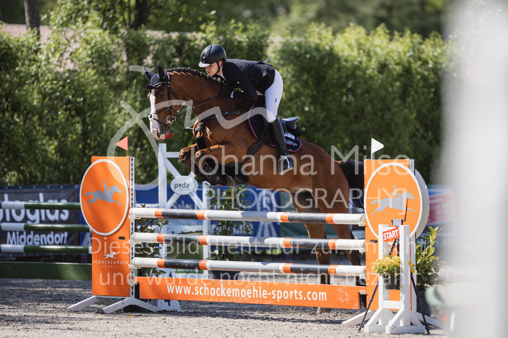 230516_Mühlen_04SprPf-L-445 | Deine schönsten Turniermomente als professionelle Fotos! Entdecke hochwertige Pferdesport-Fotografie im Online-Shop. Jetzt Fotos finden & bestellen!