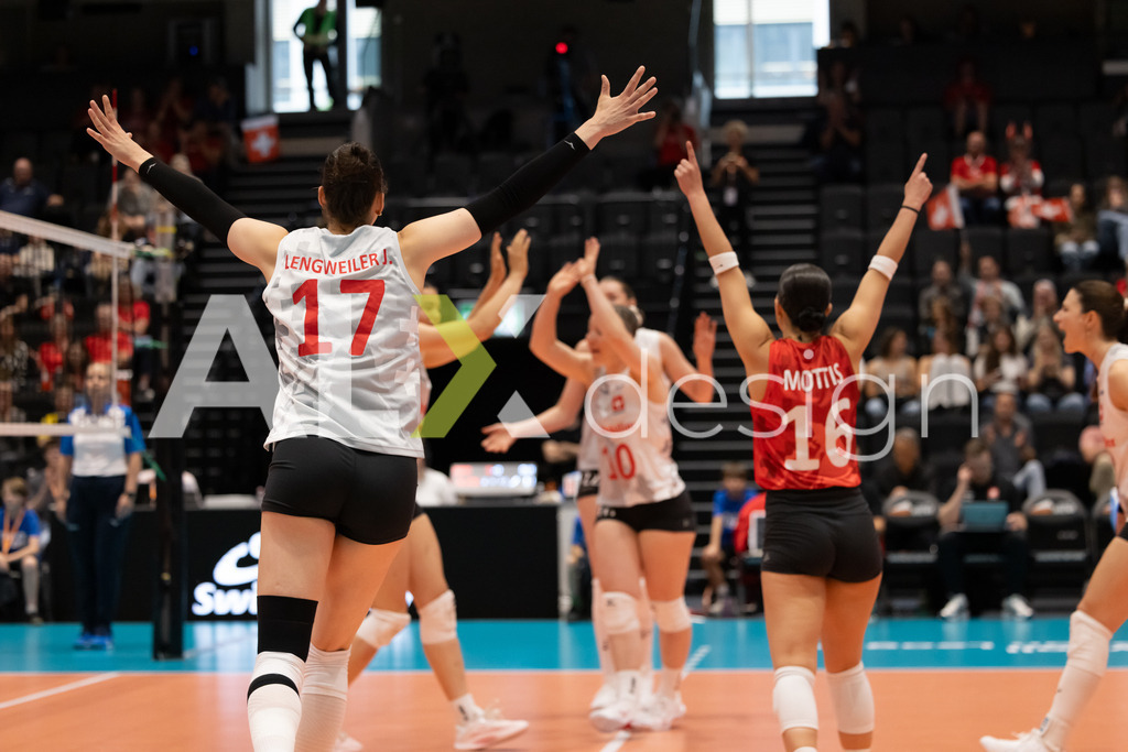 Georgia v Switzerland - CEV European League Women | KRIENS, SWITZERLAND - JUNE 12: JULIE LENGWEILER of Switzerland, FABIANA MOTTIS of Switzerland and ORIANE HÄMMERLI of Switzerland celebrating during the CEV European League match between Georgia and Switzerland at Pilatus Arena on June 12, 2026 in Kriens, Switzerland. - Realisiert mit Pictrs.com