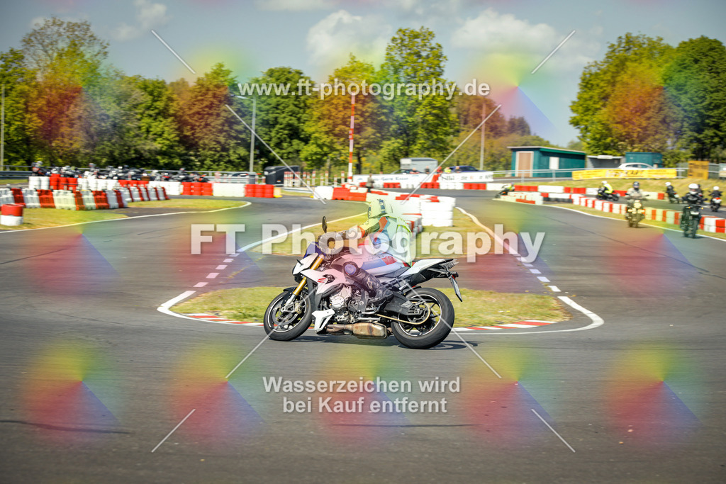 OBK_Mai_Martina_Markus-10514 | Hier findet Ihr Bilder von Touristenfahrten auf der Nürburgring Nordschleife oder von anderen Veranstaltungen die ich besucht habe. Viel Spass beim Durch Schauen 