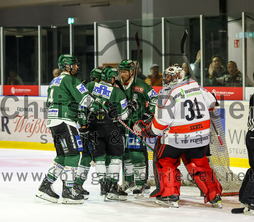 2023-10-29_124_TSV_Erding_gegen_TSV_Peissenberg | Erding, Deutschland, 29.10.2023:
Eishockey, Bayernliga Vorrunde 2023 / 2024, 5. Spieltag, TSV Erding gegen TSV Peißenberg, Endergebnis: 

Jubel nach dem 1:2 durch Philipp Michl (Erding Gladiators, #77)

Foto: Christian Riedel / fotografie-riedel.net