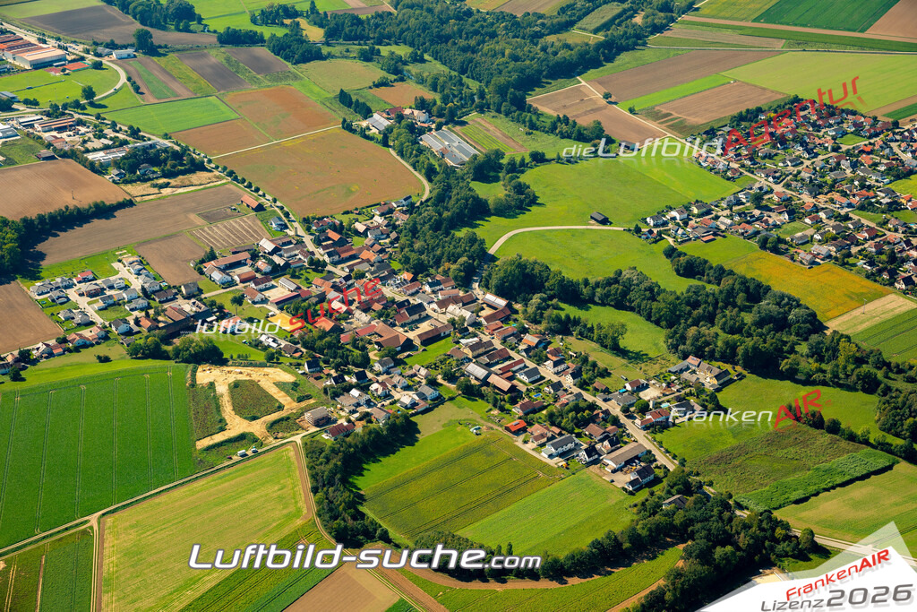 Das Luftbild zeigt : Pilling Perkam - Die Luftaufnahme wurde 2023 vom UL-Flugzeug aus erstellt ( keine Drohne ) - Hochauflösende Luftaufnahme - Für grossformatige Ausdrucke geeignet. Die Geschenkidee !Mit Lizenz und Bildrechte bestellbar