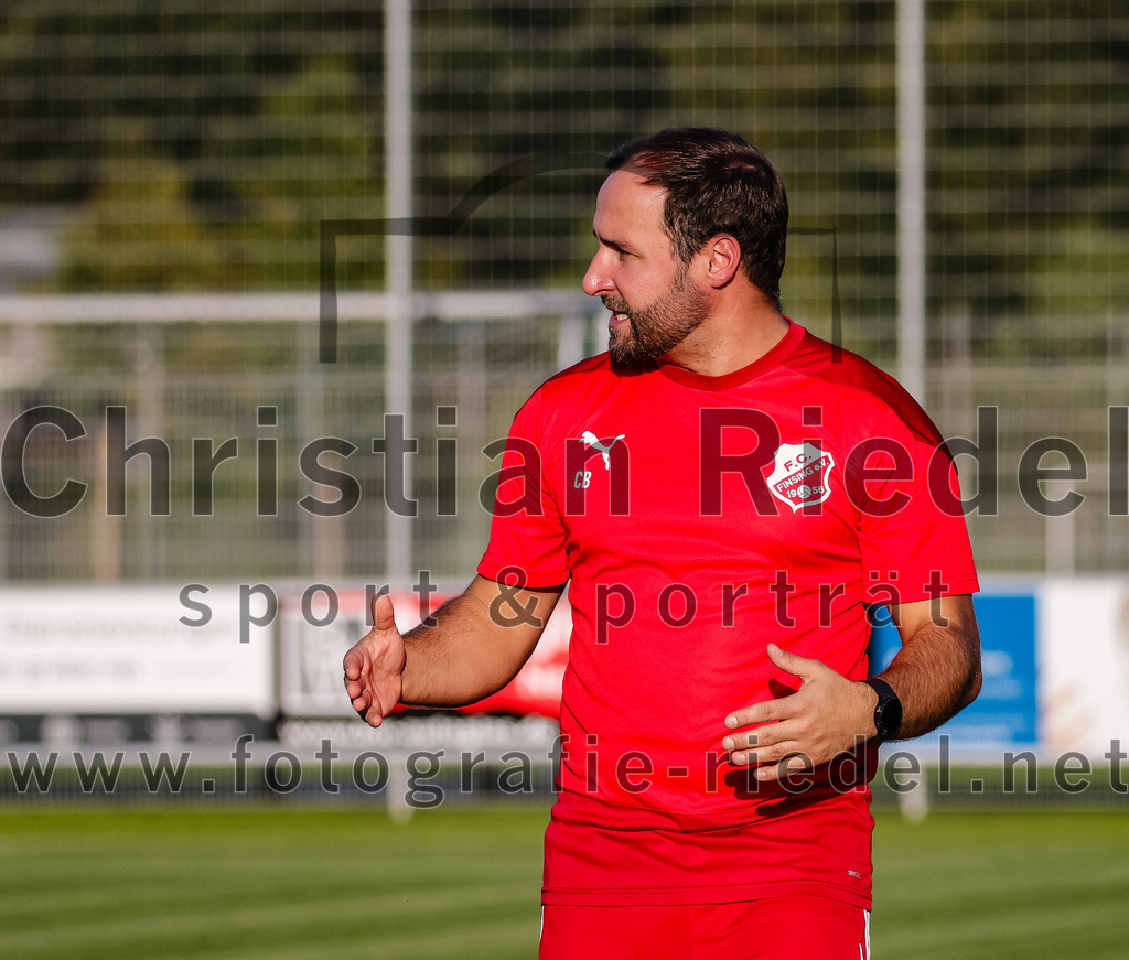 2023-08-11_062_FC_Finsing_gegen_SV_Eichenried | Finsing, Deutschland, 11.08.2023:
Fußball, Kreisliga 2023 / 2024, 4. Spieltag, FC Finsing gegen SV Eichenried, Endergebnis: 3:0

Trainer Thomas Bonnet (FC Finsing)

Foto: Christian Riedel / fotografie-riedel.net