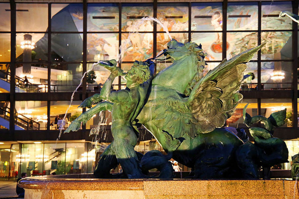 Foto: Leipzig - Gewandhaus zu Leipzig | Das Team hinter BILDLEXIKON LEIPZIG bündelt historische wie aktuelle Informationen über die Stadt Leipzig in Text und Bild auf einer Plattform und stellt diese der interessierten Öffentlichkeit zur Verfügung.