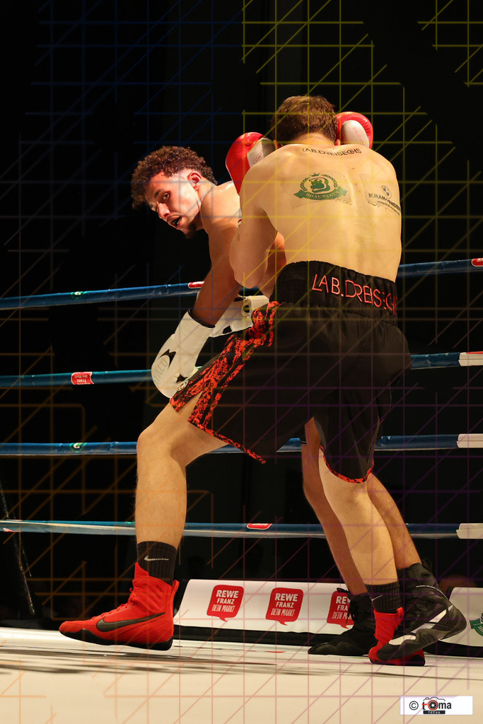 Faiz vs Arnold  25.04.2026 tomafocus Tb00113 | professionelle Sport- und Eventfotografie von Tomafocus – dynamische Bilder, emotionale Momente und hochwertige Aufnahmen für jeden Anlass. - Realisiert mit Pictrs.com