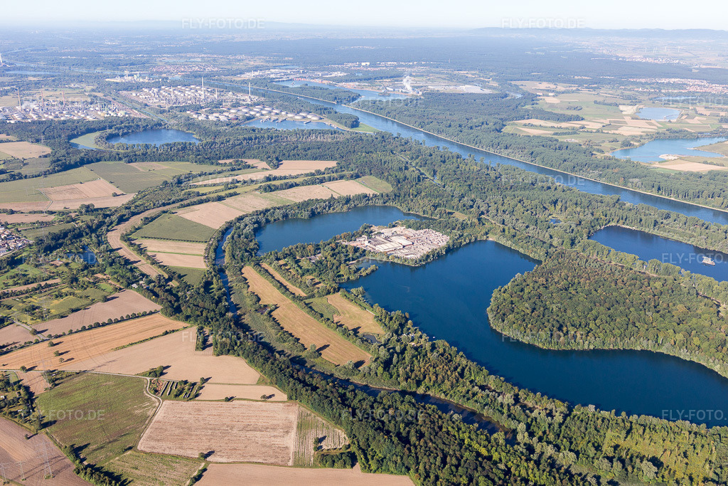 Luftbild: Beton- und Baustoffmischwerk der Lithonplus GmbH & Co. KG am Baggersee Fuchs & Gros im Ortsteil Eggenstein in Eggenstein-Leopoldshafen im Bundesland Baden-Württemberg in Deutschland. Foto: IMG_093984.jpg vom 23.08.2016 durch Werner Riehm/FLY-FOTO.de