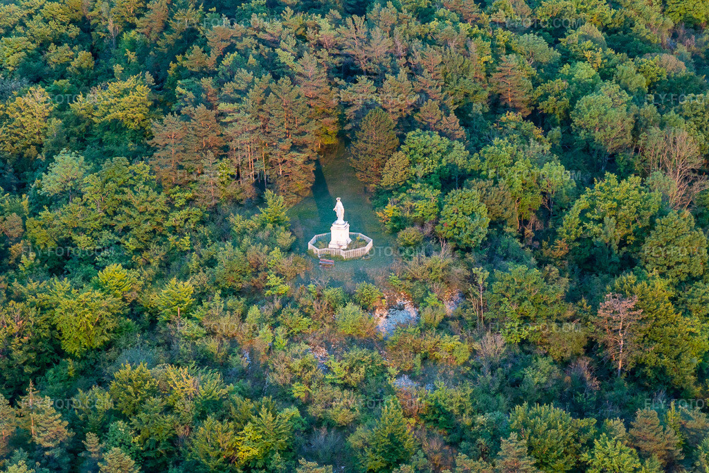 Aerial view: Statue of Mary in Poissons in the state Haute Marne, France.Photo: IMG_134360.jpg taken on 09/03/2022 by Werner Riehm/FLY-FOTO.comResolution of the original: 5472 x 3648 px