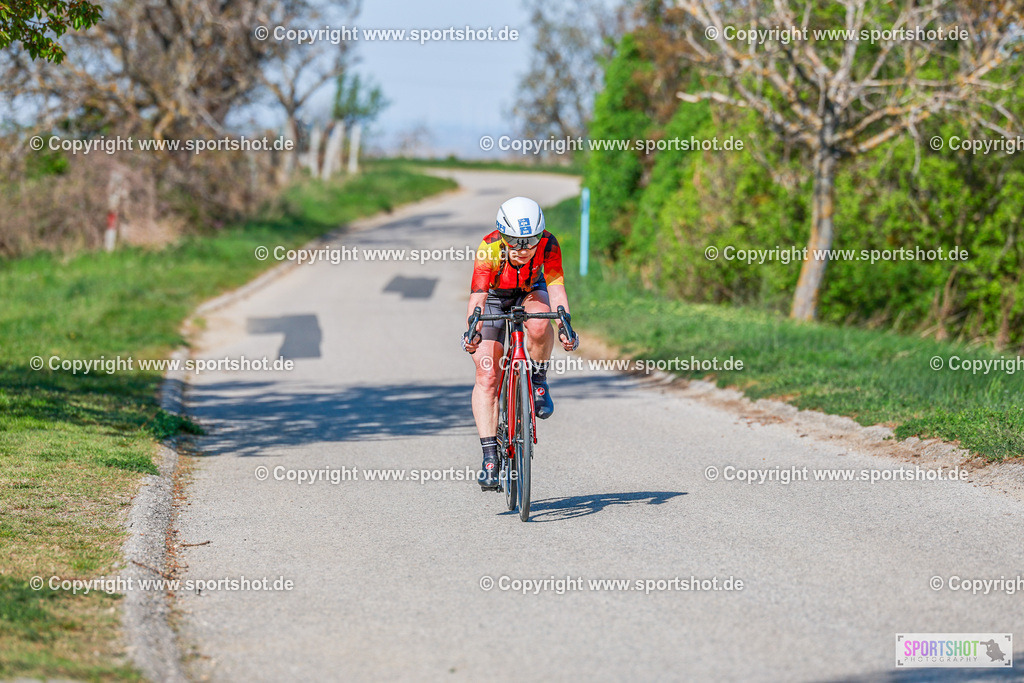555_AR6_8140 | Neusiedlersee Radmarathon 2026@sportshot_your_pictrs #yourpictures#roadtowm2029 #nrm #neusiedlerseeradmarathon #neusiedlersee #neusiedlerseetourismus #burgenland #mörbisch #nrm26 #burgenlandtourismus #voglundco #poweredbyburgenlandtourismus #radsport #rad #marathon #ucigranfondo #visitburgenland #ucigranfondoworldseries
