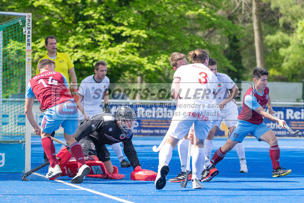 HK_20240414_100502 | 1. Bundesliga Hockey Herren Crefelder HTC - UHC Hamburg am 14.4.2024 CHTC, Krefeld , Martins Tobias Jesus ( UHC Hamburg #14 ) , Joshua Onyekwue Nnaji Torwart ( Crefelder HTC #29 ) , Kossol Timo ( Crefelder HTC #3 ) , Schröder Mika ( Crefelder HTC #33 )