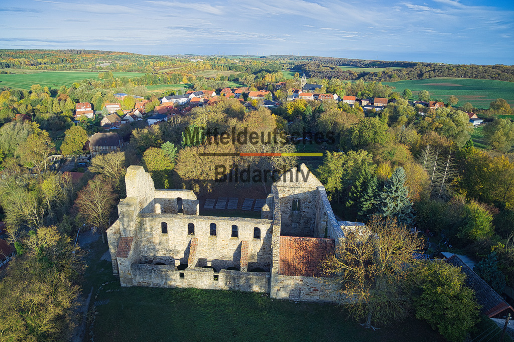 Walbeck_Oktober_0017 | Die Stiftskirche Walbeck ist die Ruine einer ottonischen Stiftskirche in Walbeck, einem Stadtteil von Oebisfelde-Weferlingen im Landkreis Börde. - Realisiert mit Pictrs.com