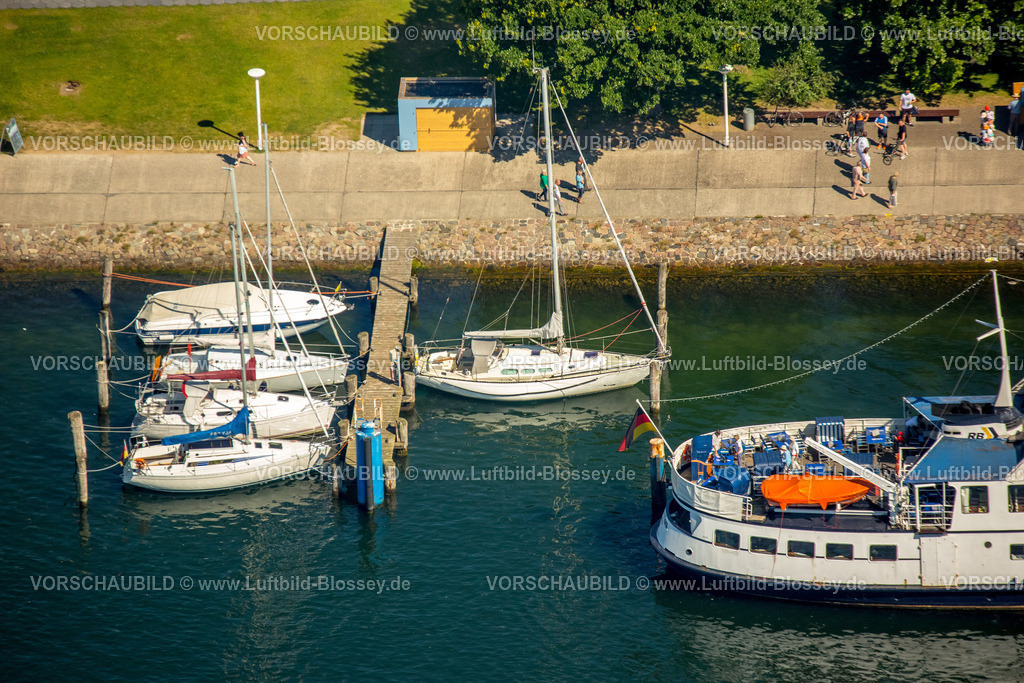Luebeck15070272Travemuende | Mole Travemünde mit Segelbooten und Ausflugsboot, Travemünde,  Lübeck, Lübecker Bucht, Hansestadt, Schleswig-Holstein, Deutschland