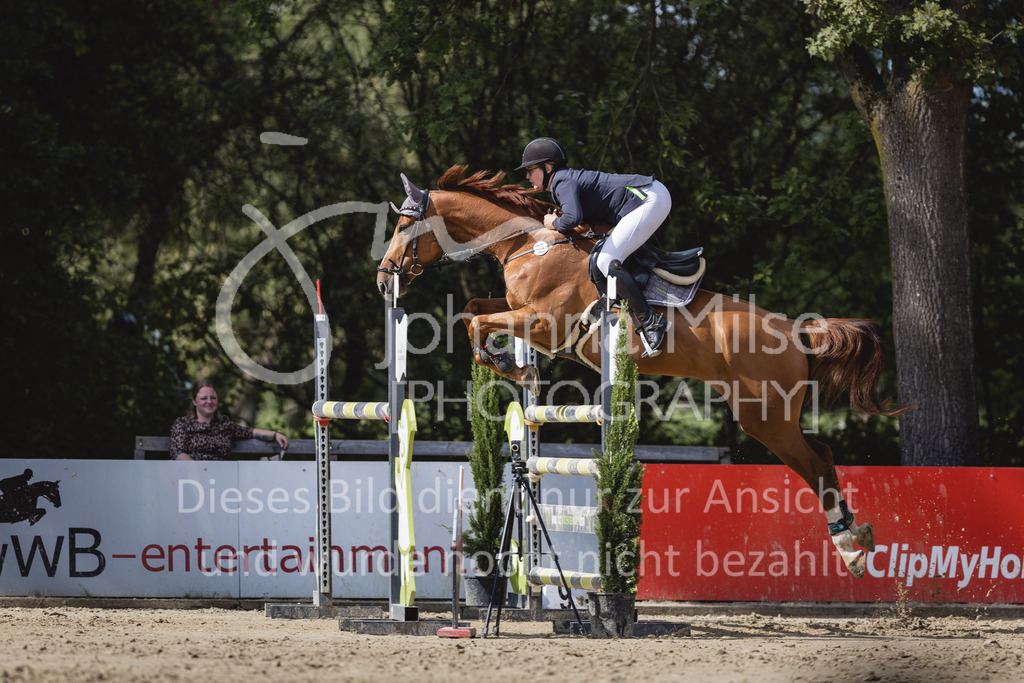 230826_Delbrueck_M2-Spr-849 | Deine schönsten Turniermomente als professionelle Fotos! Entdecke hochwertige Pferdesport-Fotografie im Online-Shop. Jetzt Fotos finden & bestellen!