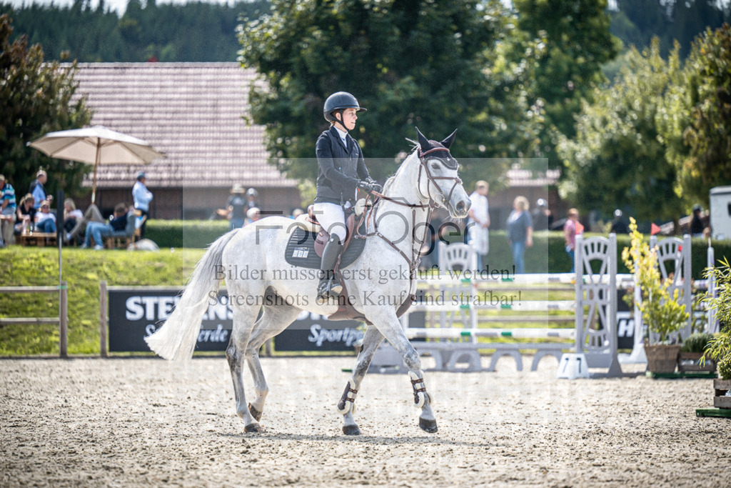 DOS_8014 | Entdecke hochwertige Reitturnierfotos von Foto Oger. Professionell, emotional und authentisch – jetzt Lieblingsmomente im Shop bestellen.Deutschlandweite Turnierfotografie. - Realisiert mit Pictrs.com