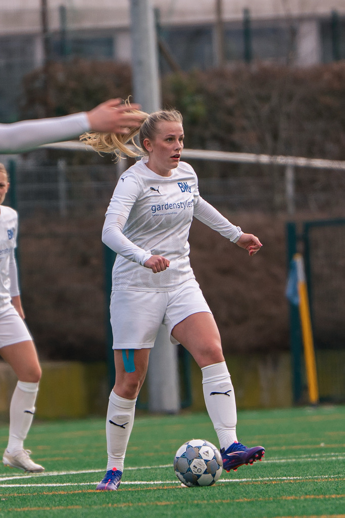 Fußball I Frauen I Saison 2025-2026 I Landesliga Weser-Ems I 13. Spieltag I BW Lohne - SV Olympia Uelsen I 9288 | jns.sportfotos - Realisiert mit Pictrs.com