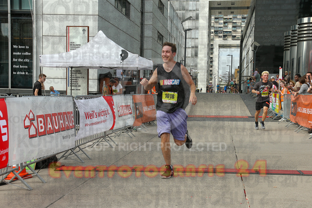 250920_1523_EX1_9217 | Sportfotografie im Rhein-Sieg Kreis, Köln, Bonn, NRW, Rheinland Pfalz, Hessen, etc. Unser Tätigkeitsfeld umfasst den Laufsport vom Volkslauf über den Marathon, Duathlon, Triathon bis zum Ultralauf wie Kölnpfad Ultra oder Schindertrail.