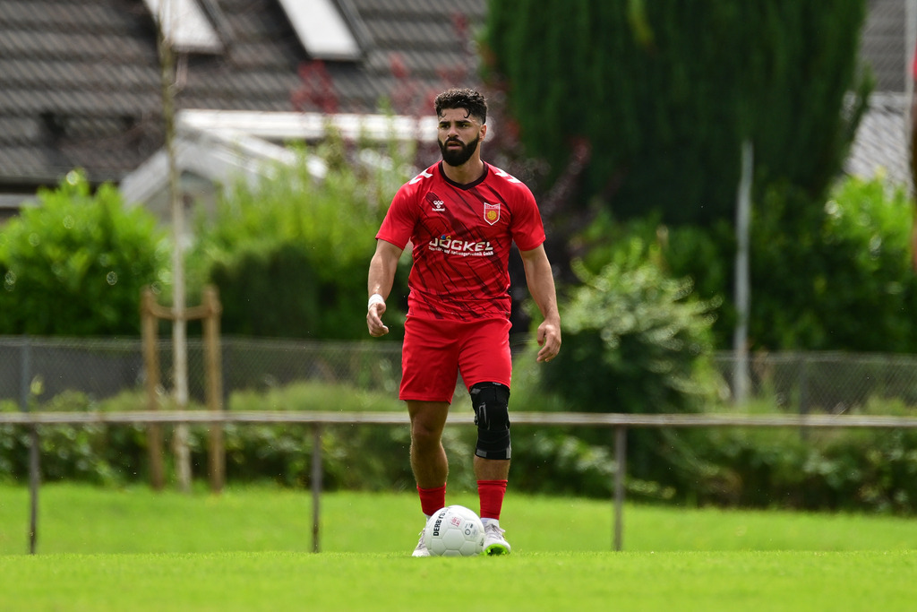 Fußball I Herren I Saison 2025-2026 I Oberliga I 1. Spieltag I HT16 - Nikola Tesla | Der Sportfotograf. - Realisiert mit Pictrs.com