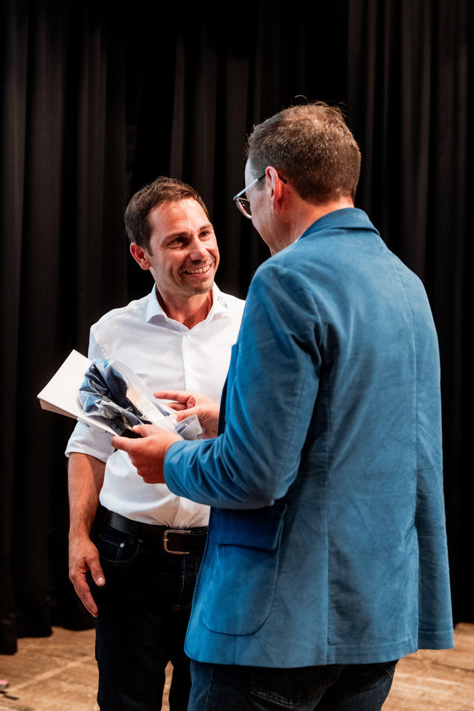 SR503593 | Media Hub Simon Reisinger - Realisiert mit Pictrs.com