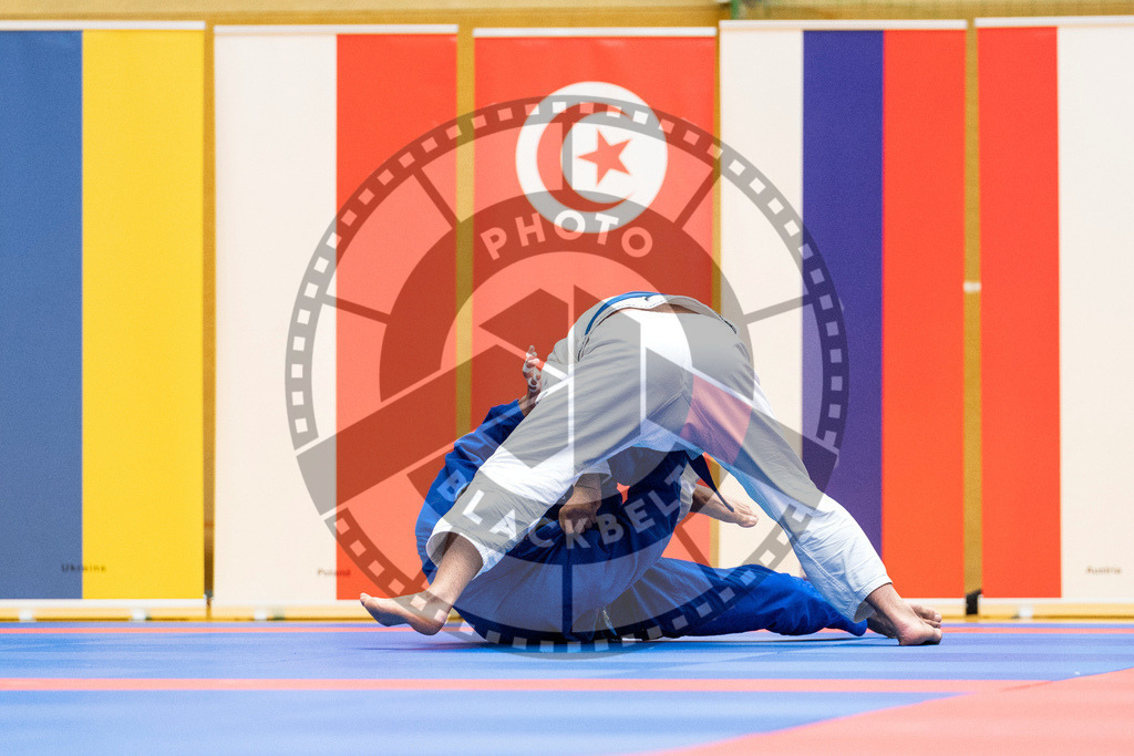 20231118PBB11115 | Fighters compete during the AJP Tour 600 Frankfurt Championship in Frankfurt/Main, Germany, on November 18, 2023.