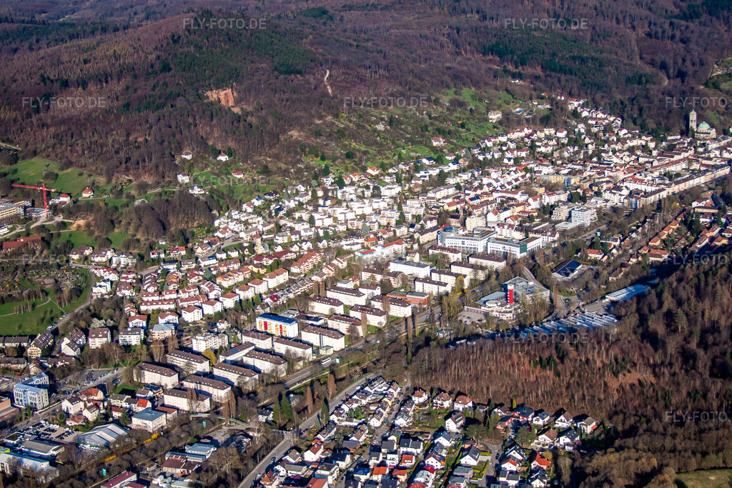 Luftbild: Feuerwehr im Ortsteil Oos in Baden-Baden im Bundesland Baden-Württemberg in Deutschland. Foto: IMG_56397.jpg vom 14.04.2013 durch Werner Riehm/FLY-FOTO.de