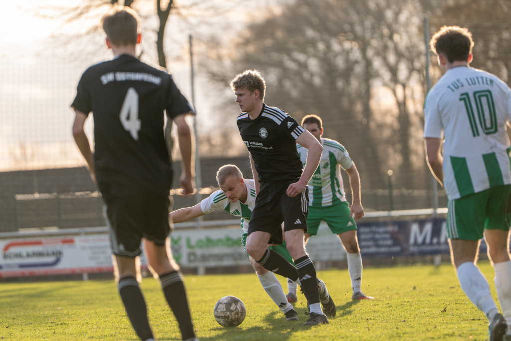 Fußball I Herren I Saison 2025-2026 I Bezirksliga Weser-Ems 4 I 21. Spieltag I TuS Lutten - SW Osterfeine I 4528 | jns.sportfotos - Realisiert mit Pictrs.com