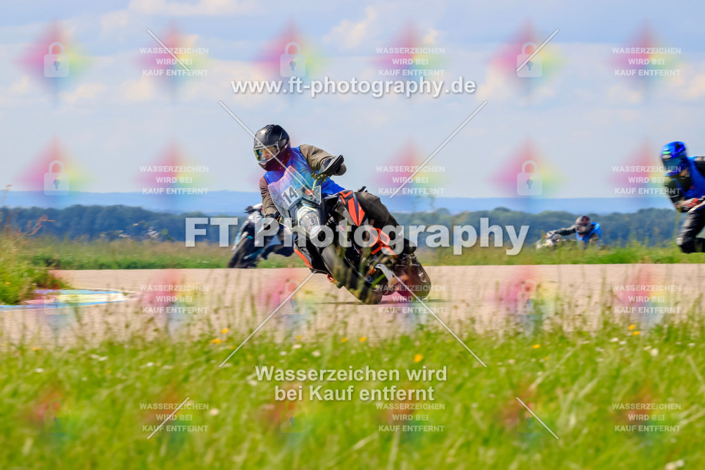 MotoTeam-0836 | Hier findet Ihr Bilder von Touristenfahrten auf der Nürburgring Nordschleife oder von anderen Veranstaltungen die ich besucht habe. Viel Spass beim Durch Schauen 