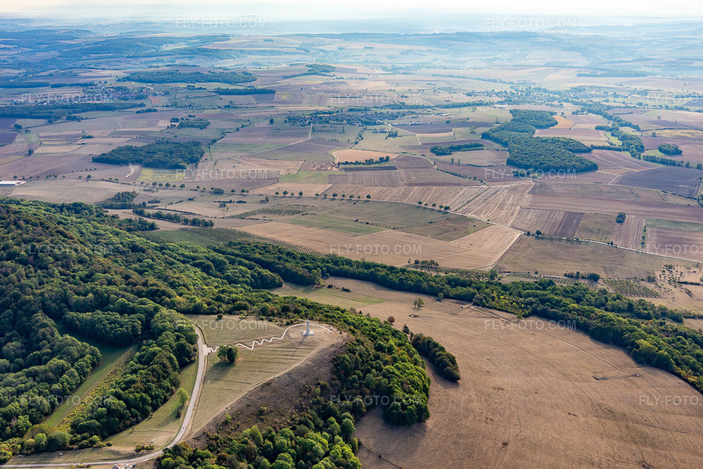 Aerial view: Colline de Sion in Vaudémont in the state Meurthe et Moselle, France. – Photo: IMG_118487.jpg taken on 09/16/2019 by Werner Riehm/FLY-FOTO.com – Resolution of the original: 5472 x 3648 px