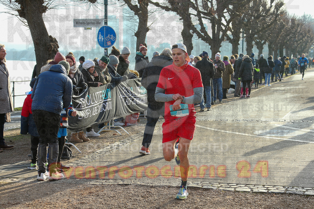 241231_1150_EX1_2660 | Sportfotografie im Rhein-Sieg Kreis, Köln, Bonn, NRW, Rheinland Pfalz, Hessen, etc. Unser Tätigkeitsfeld umfasst den Laufsport vom Volkslauf über den Marathon, Duathlon, Triathon bis zum Ultralauf wie Kölnpfad Ultra oder Schindertrail.