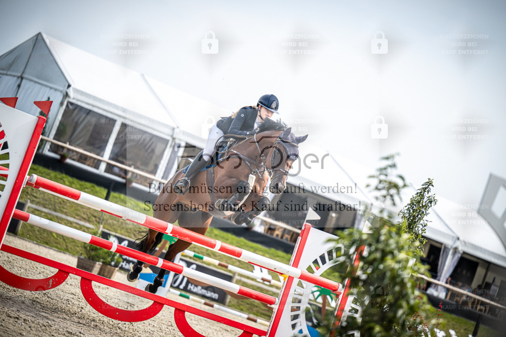 DOS_9112 | Entdecke hochwertige Reitturnierfotos von Foto Oger. Professionell, emotional und authentisch – jetzt Lieblingsmomente im Shop bestellen. - Realisiert mit Pictrs.com