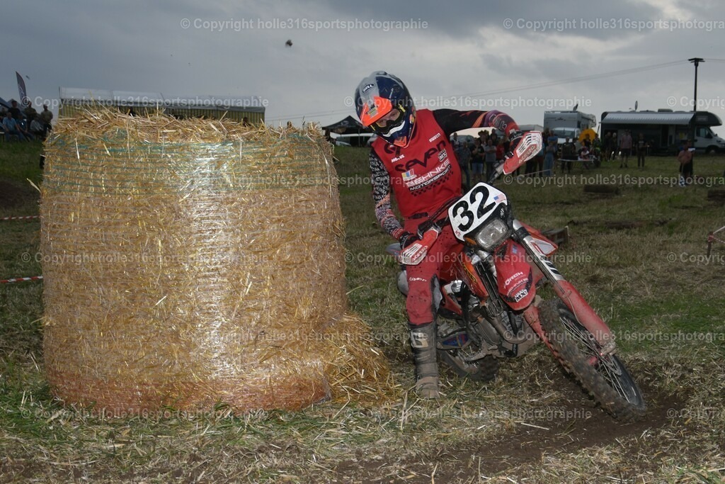 DSC_0296_01 (2) | Sportfotografie , Motorsport, Motoross, Reitsport, Mointainbike, Enduro,
Landschaft , Outdoor, Eventfotografie, Landschaft, Bilder online bestellen - Realisiert mit Pictrs.com