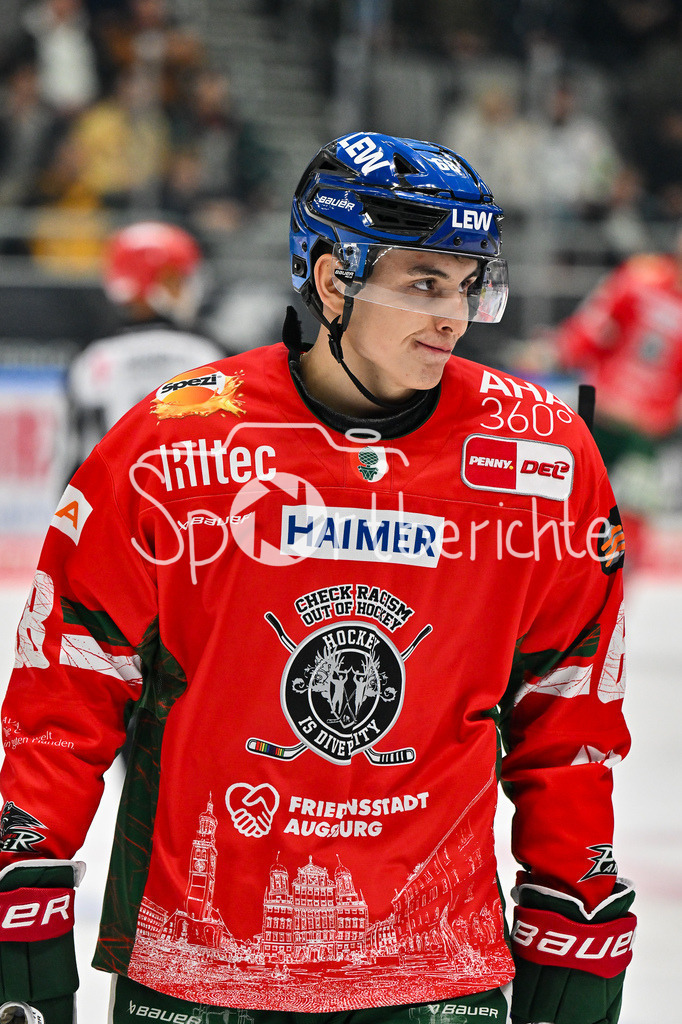 Augsburger Panther - Grizzlys Wolfsburg | im Bild ein enttäuschter Fabrizio PILU (Augsburger Panther 68) / Einzelfoto / Freisteller / DEL: Augsburger Panther - Grizzlys Wolfsburg; Curt Frenzel Stadion am 10.10.2025