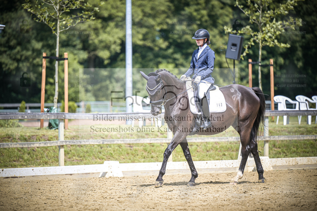 DOS_5875 | Entdecke hochwertige Reitturnierfotos von Foto Oger. Professionell, emotional und authentisch – jetzt Lieblingsmomente im Shop bestellen. - Realisiert mit Pictrs.com