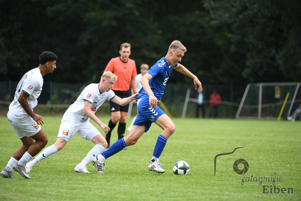 Sport-Duwe Cup | Sport-Duwe Cup Oldenburg; SSV Jeddenloh (weiß)-VFB Oldenburg (blau) am 05.07.2025 in Oldenburg (Sportanlage TuS Eversten), Photo: Philip Eiben 2025 - Realisiert mit Pictrs.com