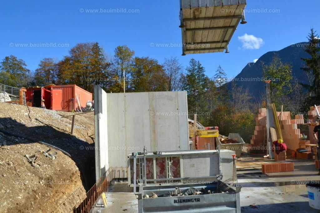 Aluschalung Betonwände | Außenseitige Alu-Systemschalung für Betonwände, Hintergrund blauer Himmel