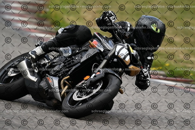 25bt02-1090 | markuskiefer.com - Realisiert mit Pictrs.com