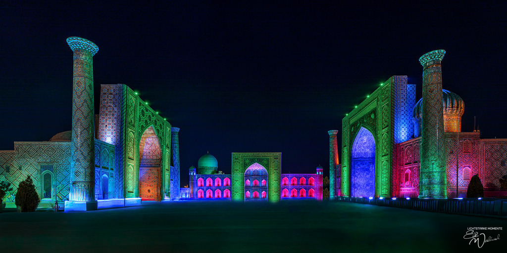 Registan Platz, Samarkand  | Herzlich willkommen auf meiner Seite! Ich bin Elke Wallnisch, Deine Fotografin für lichtstarke Momente. Der Name steht für alles, was mich mit der Fotografie verbindet: Das Licht und seine machtvolle Wirkung auf eine Situation oder unsere Stimmung - Realisiert mit Pictrs.com